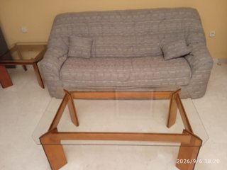 Sofá y sillón gris + 2 mesas bajas