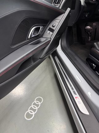 Audi R8 V10+