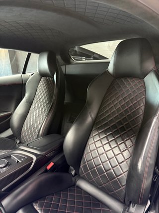 Audi R8 V10+