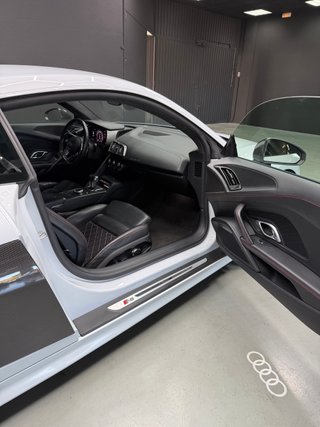 Audi R8 V10+