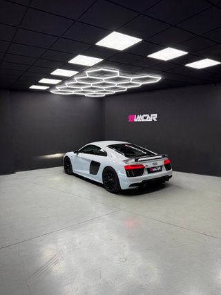Audi R8 V10+