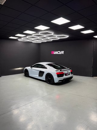 Audi R8 V10+