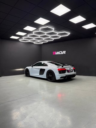 Audi R8 V10+