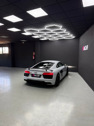 Audi R8 V10+