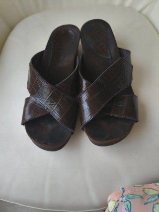 Sandalias cuña piel marrón Talla 39