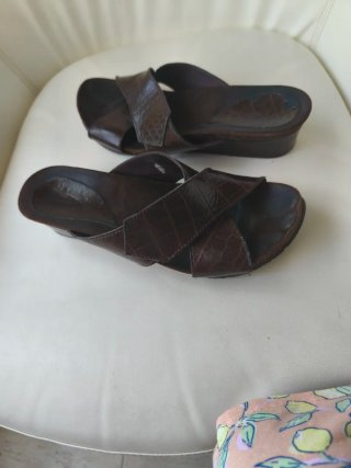 Sandalias cuña piel marrón Talla 39