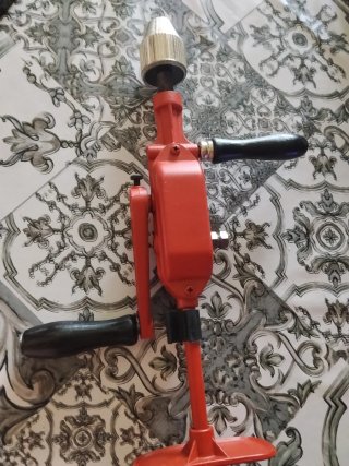 Taladro de mano antiguo 13 mm