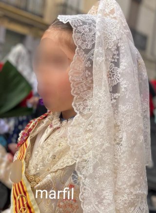 Mantilla de niña marfil - Nueva