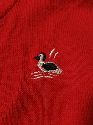 Jersey Rojo con Patos Bordados