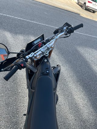 Rieju MRT Pro Supermotard Negra/Dorada