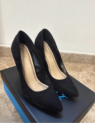 Tacones Marypaz Negros aterciopelados .Talla 38