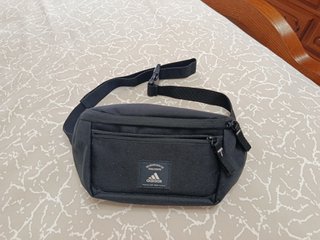 Riñonera Adidas Negra