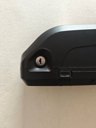 Batería ebike + soporte controladora + cargador