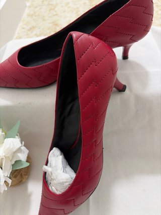 Zapatos piel Gloria Ortiz rojos pespuntes