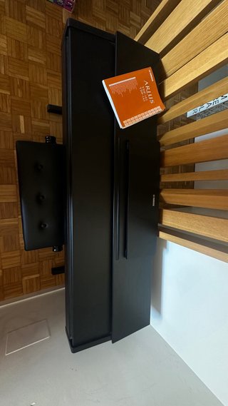 Piano Yamaha YDP 163 con banqueta. Como nuevo.