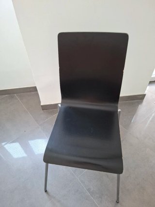8 Sillas Ikea Negras y Plateadas