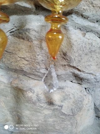 Preziosi ornamenti antichi in vetro