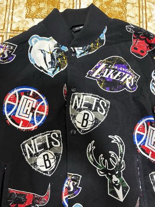 Chaqueta Bomber New Era Negra NBA
