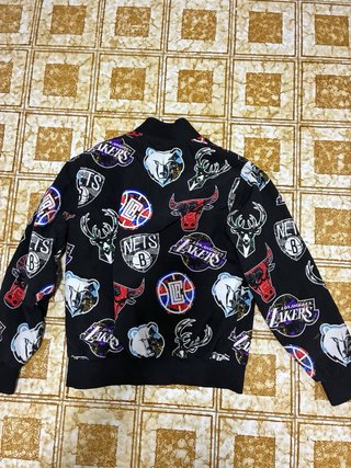 Chaqueta Bomber New Era Negra NBA
