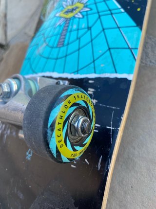 Skate con diseño psicodélico
