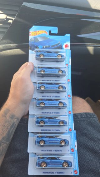 Hot Wheels Nissan Skyline GT-R R34 Azul