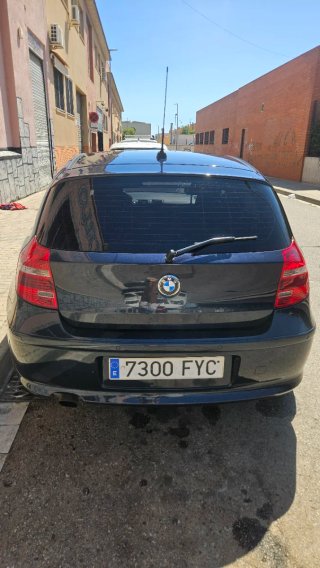 BMW Serie1 116 2007 azul metalizado etiqueta C