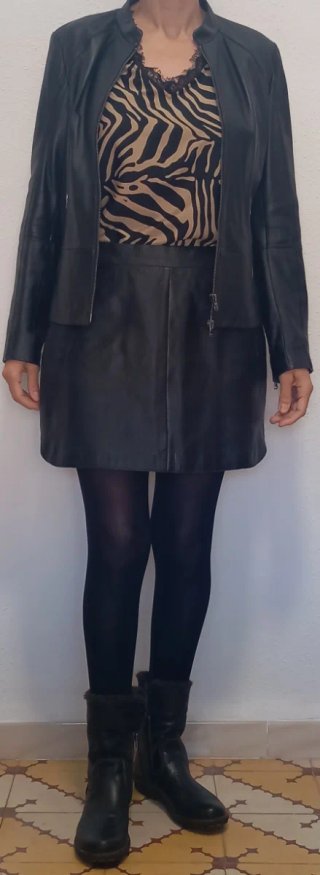 Falda de piel negra Mango