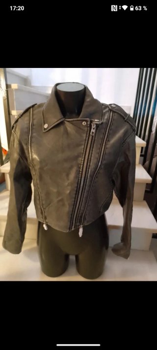Chaqueta Zara efecto piel gris