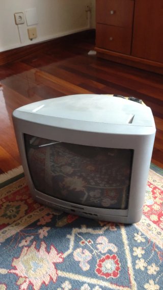 Televisor antiguo 14 pulgadas