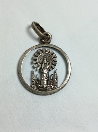 Medalla antigua de la Virgen del Pilar en plata