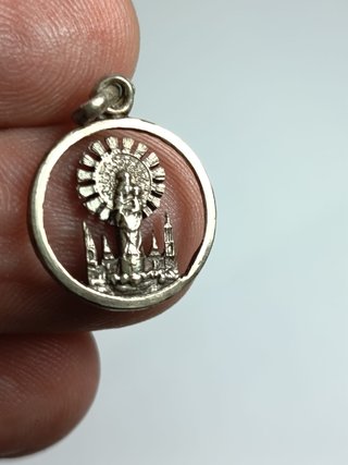 Medalla antigua de la Virgen del Pilar en plata