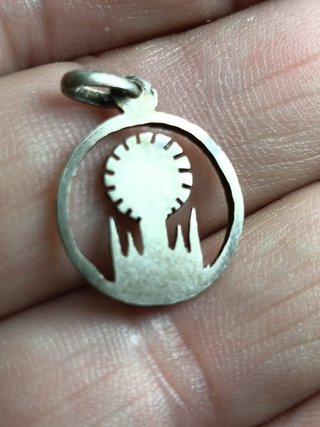 Medalla antigua de la Virgen del Pilar en plata