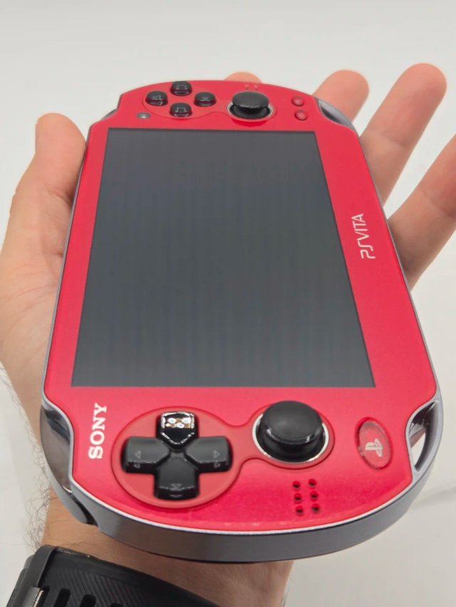 Sony PS Vita PCH-1100 3G/Wi-Fi Rossa