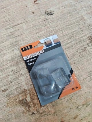 Set 4 Feltrini Per Sedie quadrati 15-17mm