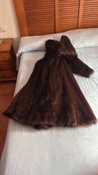 Abrigo de pelo marrón