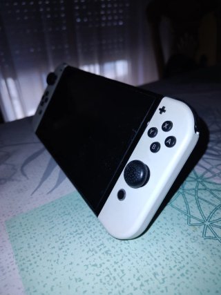 Nintendo Switch OLED Bianca e Nera