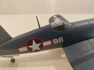 Maqueta Avión Corsair F4U-1 86
