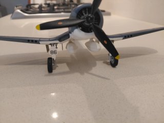 Maqueta Avión Corsair F4U-1 86