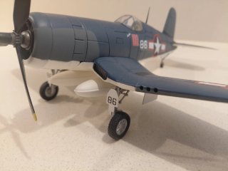Maqueta Avión Corsair F4U-1 86