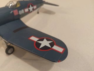 Maqueta Avión Corsair F4U-1 86