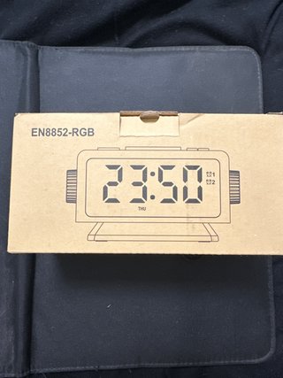 Reloj Digital EN8852-RGB