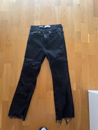 Pantalones vaqueros Mango negros Talla M