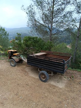 Motocultor con remolque