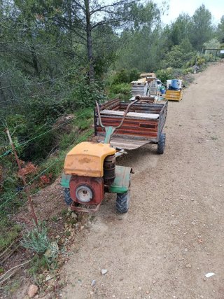 Motocultor con remolque