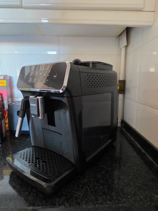 Cafetera Superautomática Philips Serie 2200