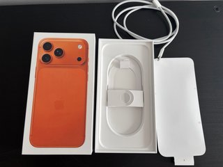 Iphone 17 Pro Max naranja 256gb Batería 100%. eSIM