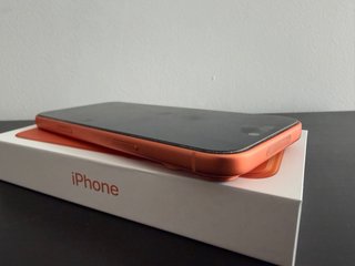 Iphone 17 Pro Max naranja 256gb Batería 100%. eSIM