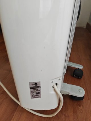 Calefactor bajo consumo 600w. Incluyo ruedas.