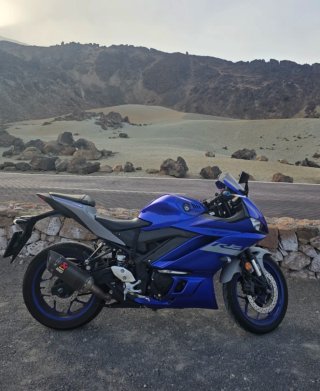 YAMAHA YZF-R3 2021 – 321cc – A2 – AKRAPOVIČ