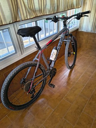 Bicicleta marca Focus  Talla M COMO NUEVA